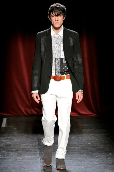 Look 3